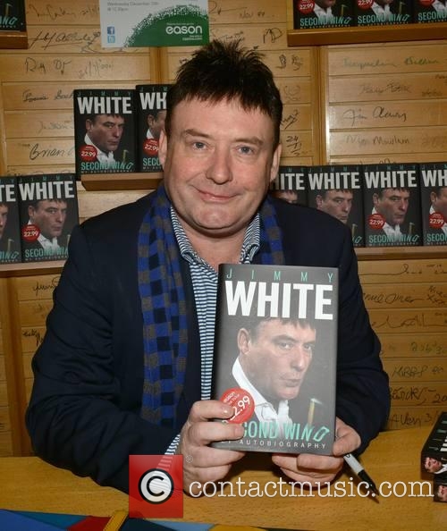 jimmy-white-jimmy-white-signs-copies-of-his_4501821.jpg