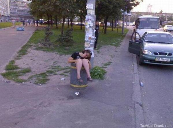 telka v musore.jpg