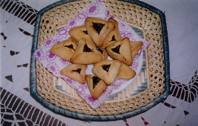 Homemade_hamantaschen.jpg